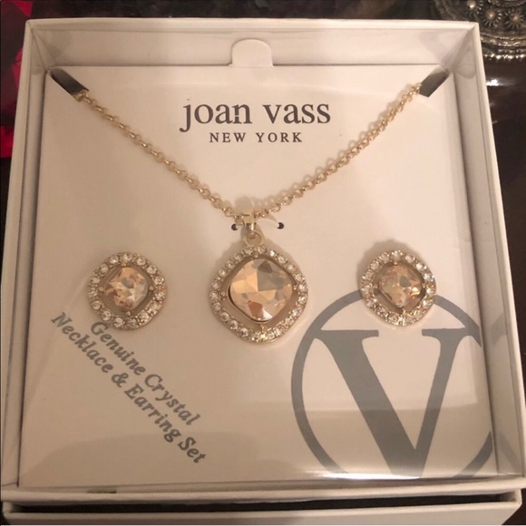 Joan Vass New York Necklace & Earring Boxed Set - Picture 3 of 4